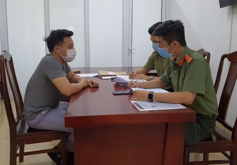 Lợi dụng dịch Covid-19 nhiều đối tượng nghĩ ra đủ thủ đoạn gây án Lợi dụng dịch Covid-19 nhiều đối tượng nghĩ ra đủ thủ đoạn gây án