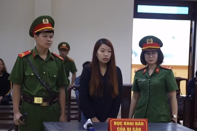 Bị cáo Thu tại phiên xét xử ngày 30-10