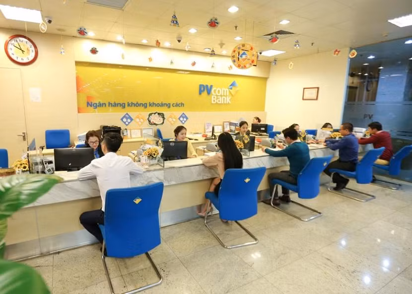 Dù đã đến hẹn nhưng một số ngân hàng vẫn chưa "nhúc nhích" lên sàn