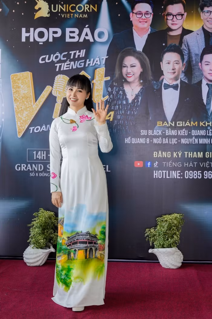 Ca sĩ Trang Nhung - thành viên ban giám khảo cuộc thi Ca sĩ Trang Nhung - thành viên ban giám khảo cuộc thi