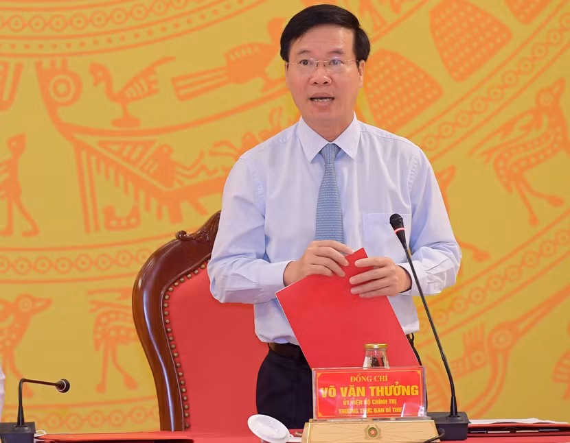 Đồng chí Võ Văn Thưởng, Thường trực ban Bí thư phát biểu tại hội nghị
