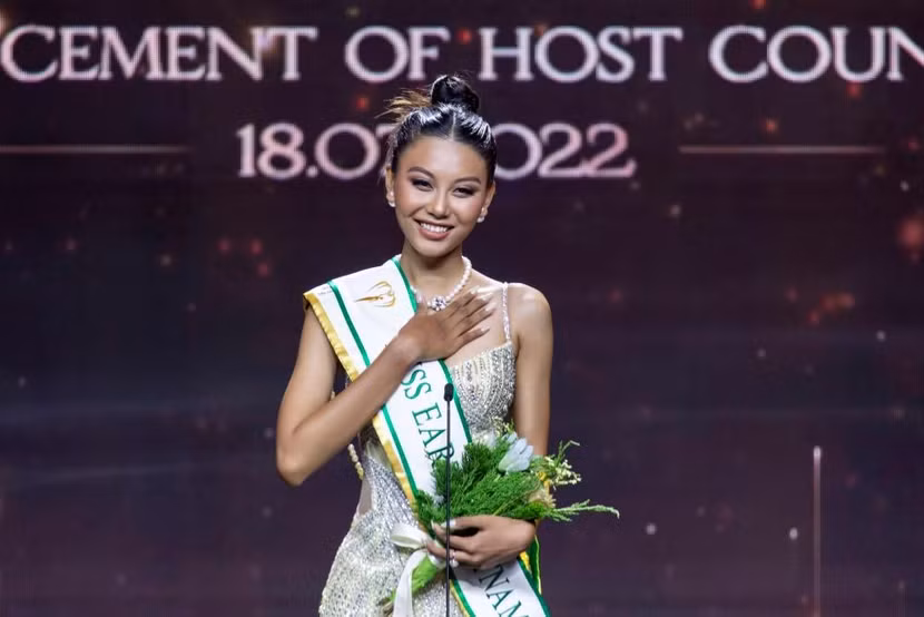 Á hậu Thạch Thu Thảo sẽ đại diện Việt Nam "chinh chiến" tại đấu trường Miss Earth 2022 Á hậu Thạch Thu Thảo sẽ đại diện Việt Nam "chinh chiến" tại đấu trường Miss Earth 2022