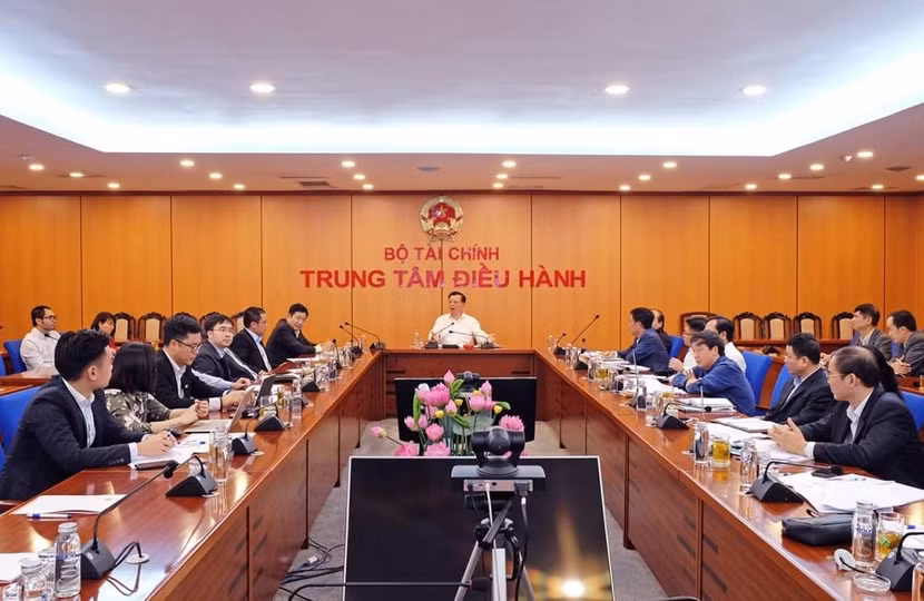 Bộ trưởng Tài chính làm việc với các đơn vị liên quan về việc xử lý tình trạng nghẽn lệnh chứng khoán