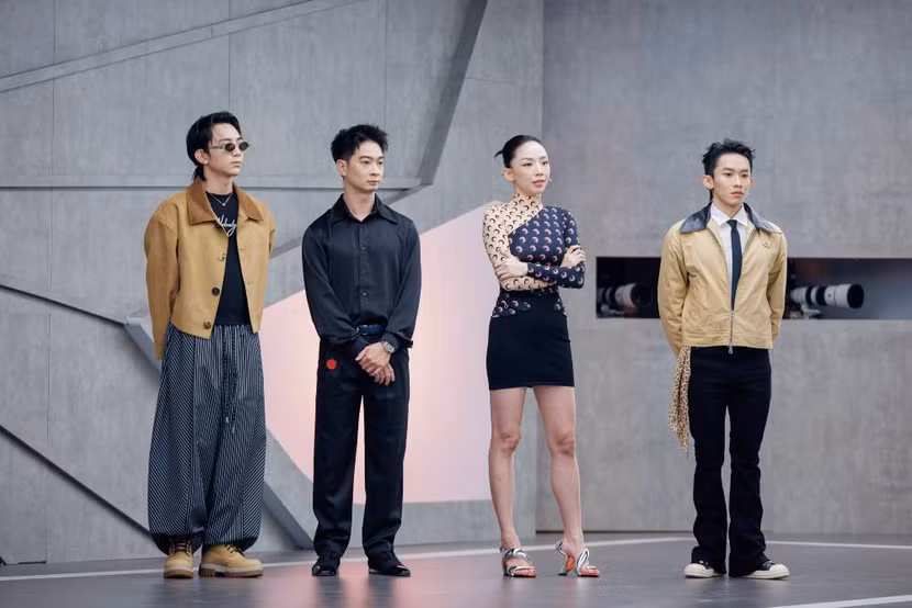 Các nhà sản xuất toàn năng và giám đốc âm nhạc chương trình "Tân binh toàn năng" Các nhà sản xuất toàn năng và giám đốc âm nhạc chương trình "Tân binh toàn năng"