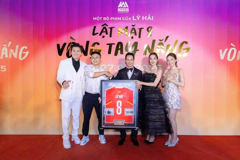 "Lật mặt 8" chính thức ra mắt khán giả trên toàn quốc "Lật mặt 8" chính thức ra mắt khán giả trên toàn quốc