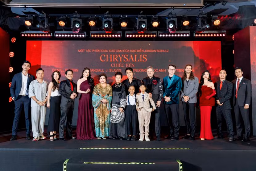 Dàn diễn viên của "Chrysalis - Chiếc kén" tại sự kiện