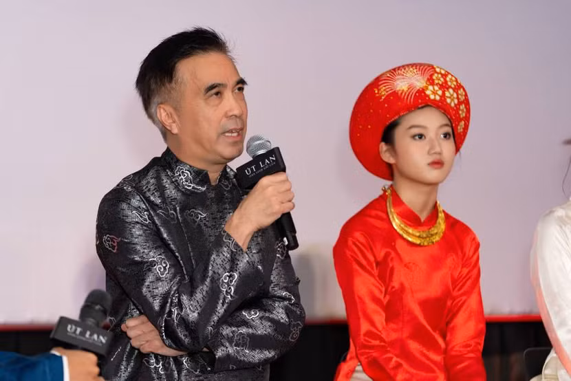 Đạo diễn Trần Trọng Dân chia sẻ với khán giả trong những hoạt động quảng bá bộ phim