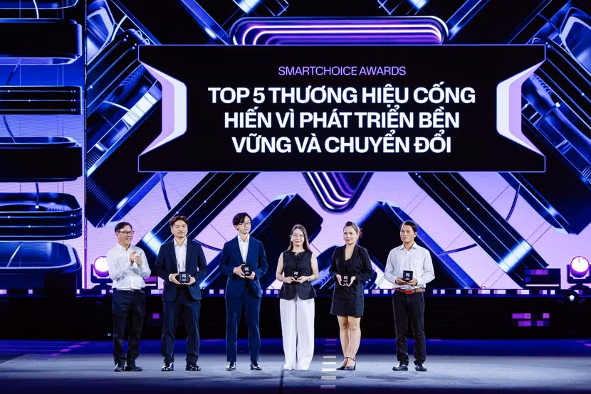J&amp;T Express được vinh danh là top 5 thương hiệu cống hiến vì phát triển bền vững và chuyển đổi xanh tại Better Choice Awards 2025