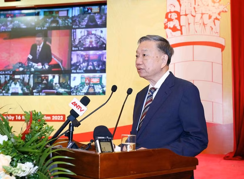 Đại tướng Tô Lâm, Ủy viên Bộ Chính trị, Bí thư Đảng ủy Công an Trung ương, Bộ trưởng Bộ Công an phát biểu chỉ đạo tại hội thảo