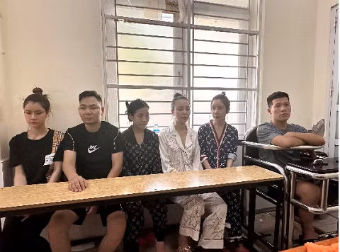 Nhóm 'nam thanh nữ tú' góp tiền mua ma túy về nhà trọ 'bay lắc' ảnh 1