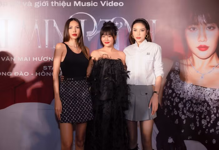 Kỳ Duyên - Minh Triệu luôn đồng hành bên nhau ở mọi sự kiện