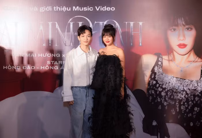 Ca sĩ Hoàng Dũng đến chúc mừng sản phẩm mới của "đàn chị"