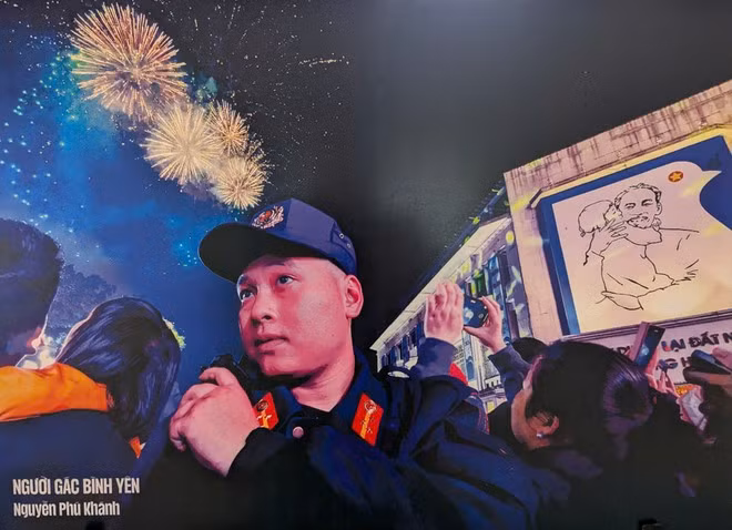 Tất cả vì bình yên của nhân dân (ảnh: Nguyễn Phú Khánh)
