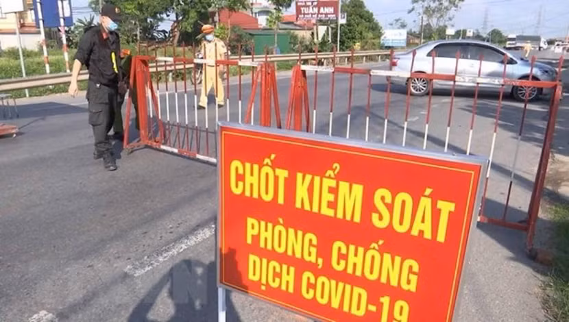 Các lực lượng lập chốt kiểm soát phòng, chống dịch Covid-19