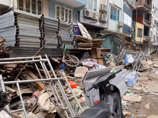 Người dân đặt câu hỏi bao giờ mới hết cảnh ô nhiễm?