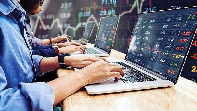 Thị trường chứng khoán diễn biến tích cực trong hầu hết phiên hôm nay