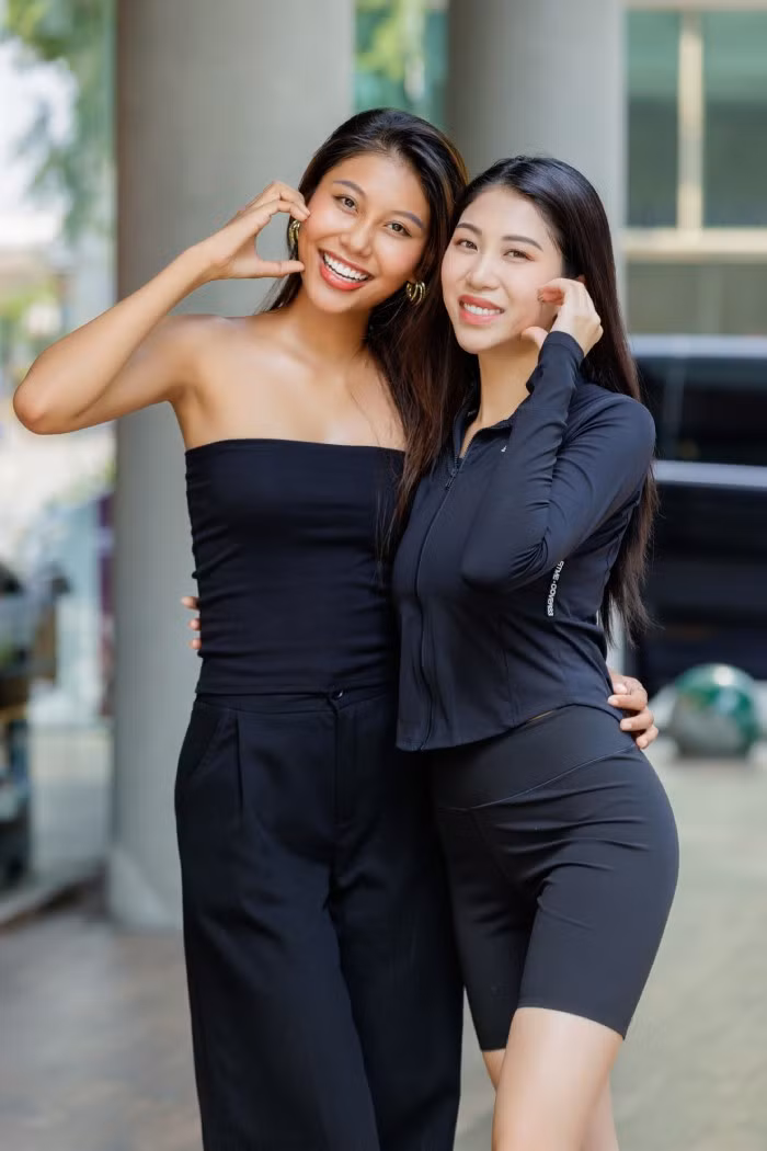 Á hậu Thạch Thu Thảo bất ngờ vì không nghĩ một người sống ở nước ngoài từ nhỏ như Lan Anh lại "rất Việt Nam" như vậy Á hậu Thạch Thu Thảo bất ngờ vì không nghĩ một người sống ở nước ngoài từ nhỏ như Lan Anh lại "rất Việt Nam" như vậy