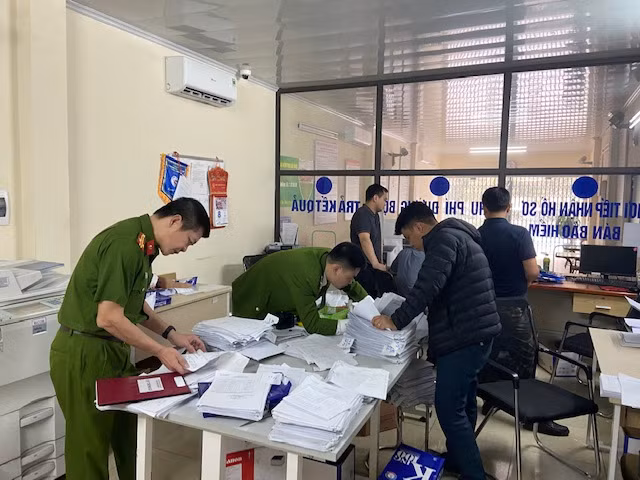 CQĐT khám xét Trung tâm đăng kiểm 29-32D