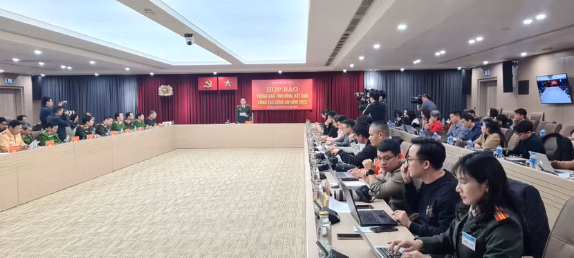 Thượng tướng Trần Quốc Tỏ - Thứ trưởng Bộ Công an chủ trì họp báo