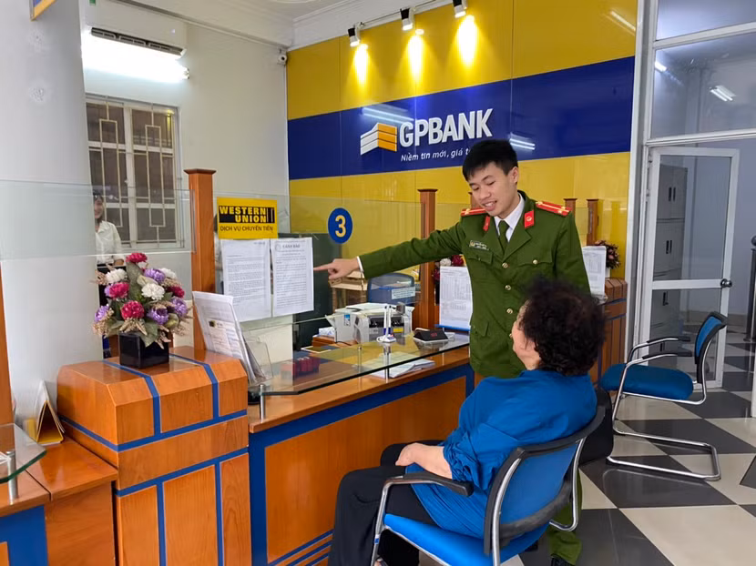 Công an quận Hà Đông khuyến cáo người dân về thủ đoạn lừa đảo của tội phạm