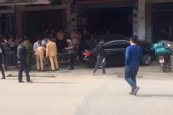Hiện trường vụ tai nạn nghiêm trọng