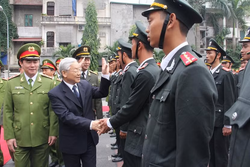 Tổng Bí thư Nguyễn Phú Trọng đến thăm, kiểm tra công tác ứng trực, sẵn sàng chiến đấu tại Bộ Tư lệnh Cảnh sát cơ động nhân dịp Tết Nguyên đán Bính Thân 2016, Tổng Bí thư Nguyễn Phú Trọng đến thăm, kiểm tra công tác ứng trực, sẵn sàng chiến đấu tại Bộ Tư lệnh Cảnh sát cơ động nhân dịp Tết Nguyên đán Bính Thân 2016,
