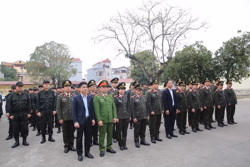 Các đại biểu dự lễ phát động Tết trồng cây