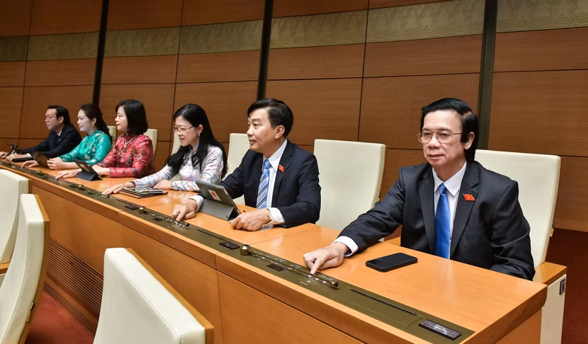 Đại biểu Quốc hội biểu quyết thông qua nghị quyết kỳ họp Đại biểu Quốc hội biểu quyết thông qua nghị quyết kỳ họp