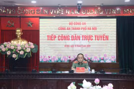 Giám đốc Công an Hà Nội tiếp công dân theo hình thức trực tuyến