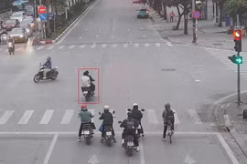 Từ 15/8: Người từ 16 - dưới 18 tuổi đi mọi loại xe mô tô đều bị phạt đến 600.000 đồng?