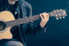 Từ 1/7: Nhà hàng, khách sạn, quán cà phê mở nhạc phải trả tiền bản quyền?