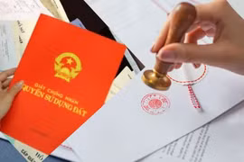 Từ năm 2027, công chứng viên không được tự yêu cầu khách hàng vừa ký vừa điểm chỉ
