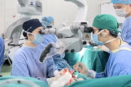 Trả lại nụ cười cho nam thanh niên sau 7 năm liệt mặt