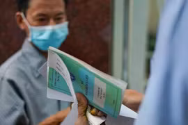 Cử tri kiến nghị trợ cấp hàng tháng cho người mắc ung thư, suy thận