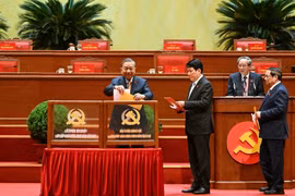 Tổng Bí thư Tô Lâm và các đồng chí lãnh đạo Đảng và Nhà nước bỏ phiếu bầu Ủy viên Trung ương chính thức, Ủy viên dự khuyết Ban Chấp hành Trung ương Đảng khóa XIV, ngày 22-1-2026