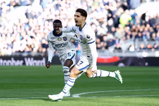 Pedro Neto tỏa sáng, Chelsea chấm dứt mạch bất bại của Everton