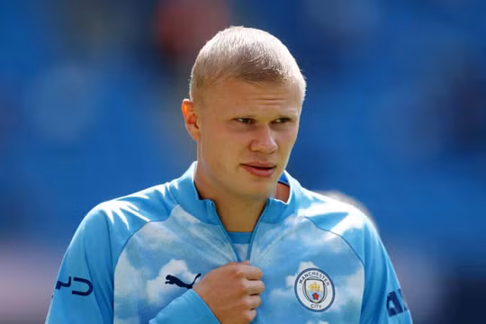 Haaland để tóc lạ lẫm, 'tịt ngòi' trong màn ngược dòng của Man City