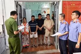 Tạm giữ 4 đối tượng trong vụ hành hung nam tài xế taxi