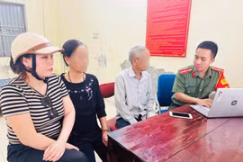 Bà chủ hiệu vàng nhanh trí, giúp người dân thoát cú lừa ngoạn mục