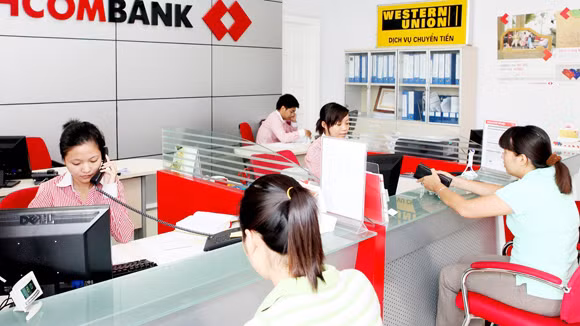 Cùng doanh nghiệp “vượt sóng” ảnh 1