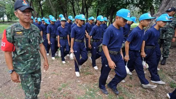 Mối thù truyền kiếp trên học đường ảnh 1
