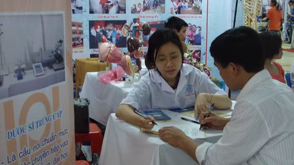 Một quy định của Bộ trưởng Bộ GD-ĐT đang bị phớt lờ ảnh 1