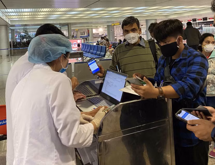 Tiếp tục thực hiện nghiêm việc khai báo y tế, cách ly đối với các trường hợp nhập cảnh