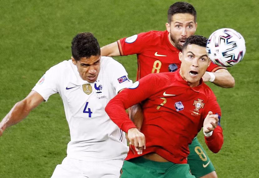 Cristiano Ronaldo vào vòng knock out EURO với tư thế dẫn đầu giải Vua phá lưới