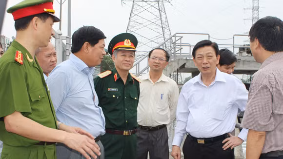 Bão số 14 chuyển hướng đổ bộ Thái Bình - Hải Phòng ảnh 1
