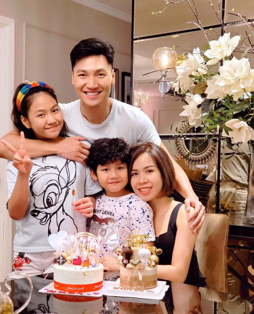 Với Mạnh Trường, vợ và các con anh là những khán giả khó tính nhất Với Mạnh Trường, vợ và các con anh là những khán giả khó tính nhất