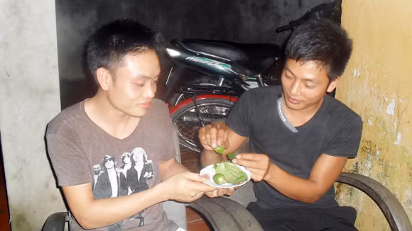 Rủ nhau ăn trầu để… bỏ thuốc lá ảnh 1