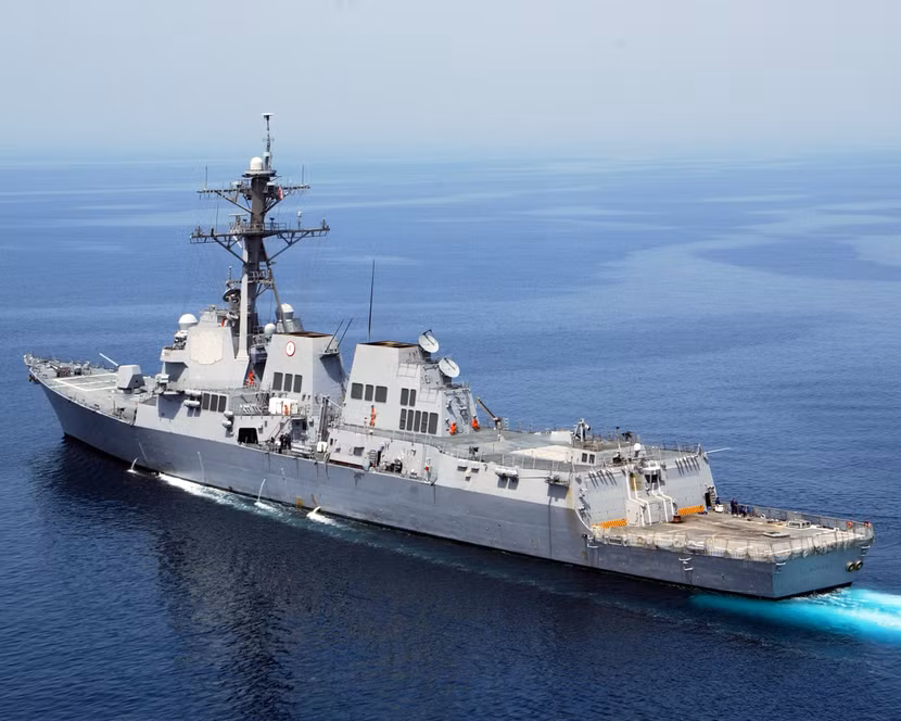 Khu trục hạm USS Mustin thực hiện tuần tra tự do hàng hải ở Hoàng Sa Khu trục hạm USS Mustin thực hiện tuần tra tự do hàng hải ở Hoàng Sa