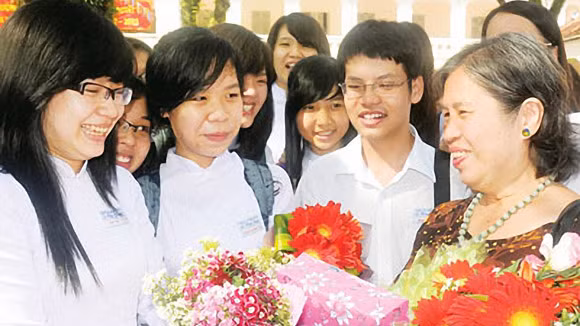 Học trò được “chấm điểm” thầy cô? ảnh 1