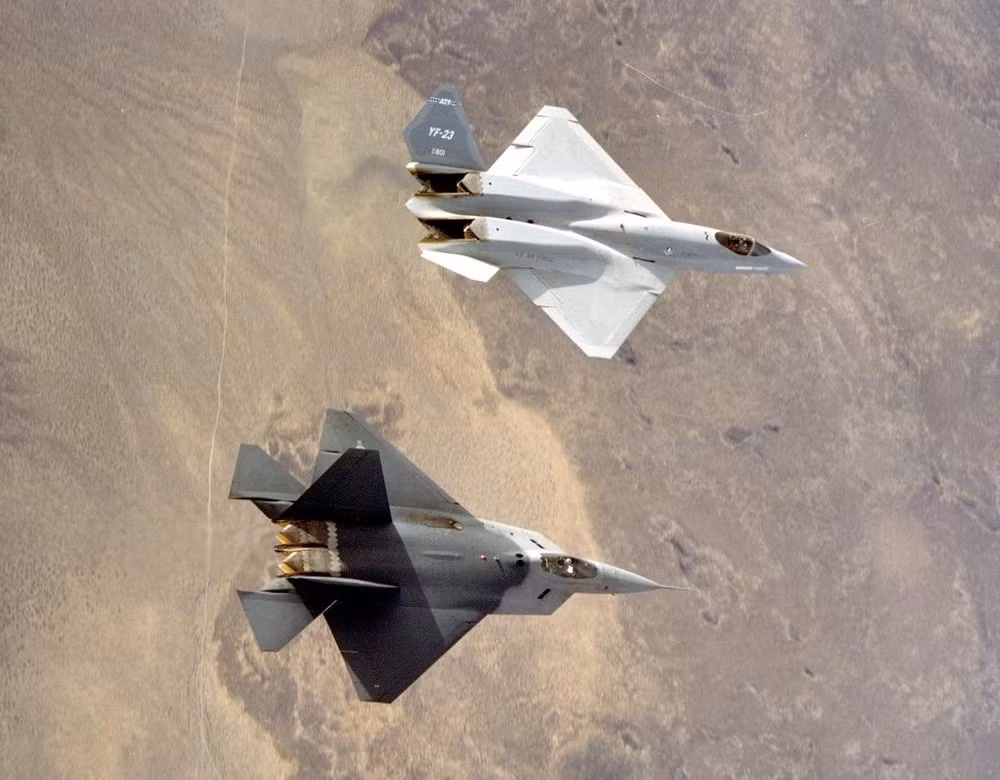 Tiêm kích YF-23 và YF-22 (tiền thân của F-22 Raptor)